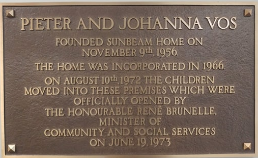 Name plate honouring Pieter and Johanna Vos