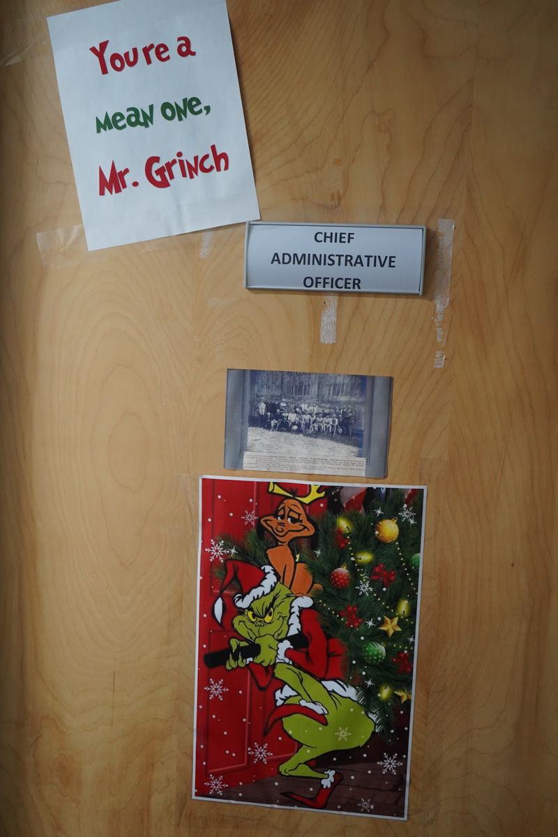 Sunbeam door decorating contest