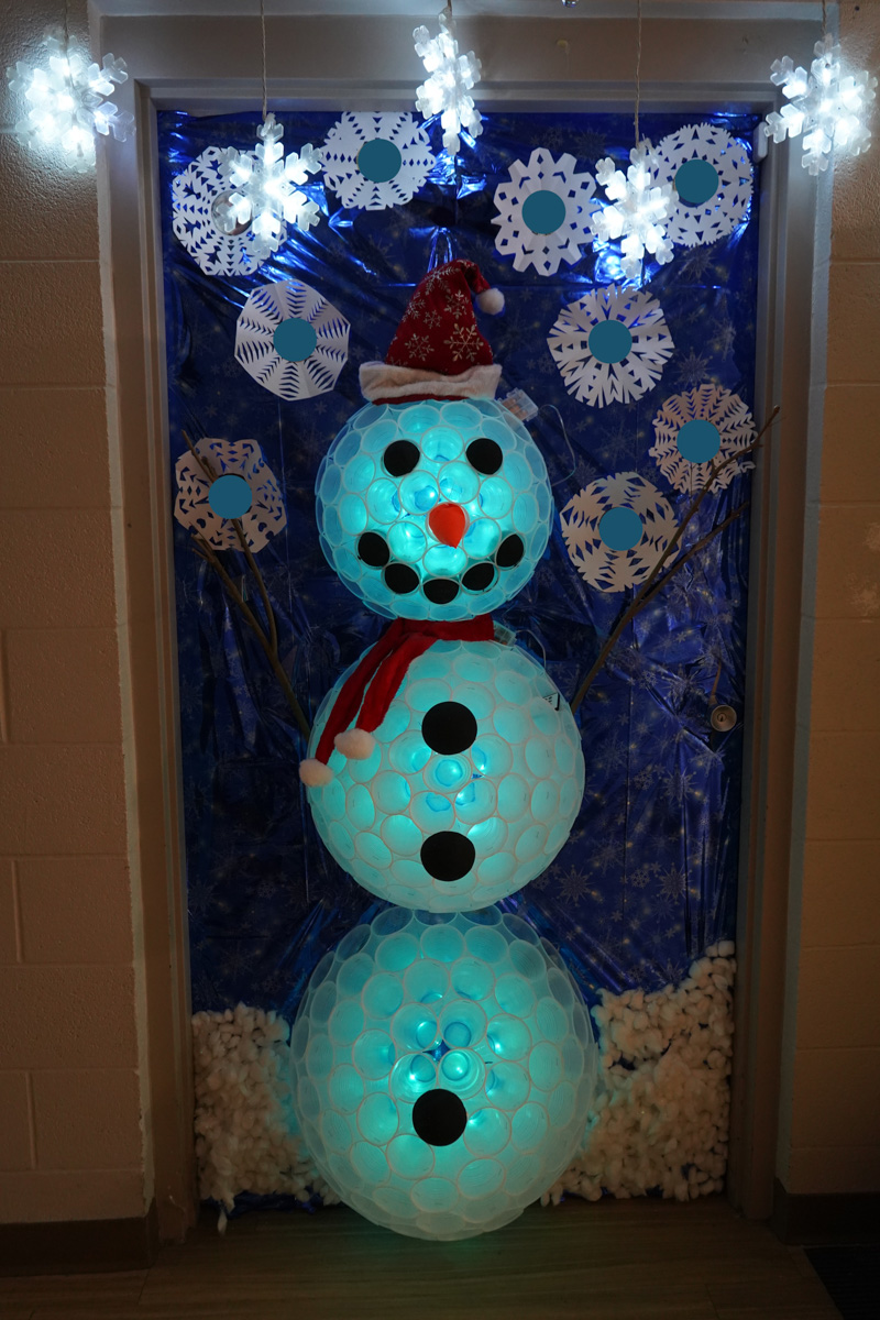 Sunbeam door decorating contest